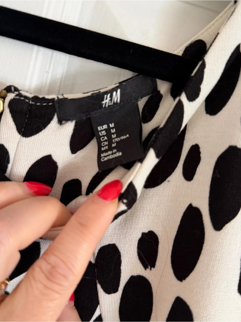 H&M Dalmatian Print Short Sleeve Shift Dress Size M NWOT - Picture 2 of 4